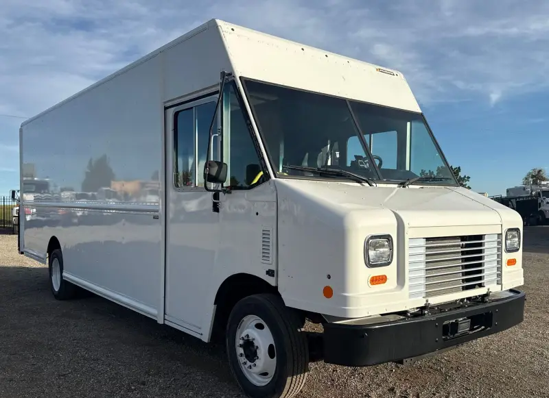 2022 Ford Utilimaster photo 3