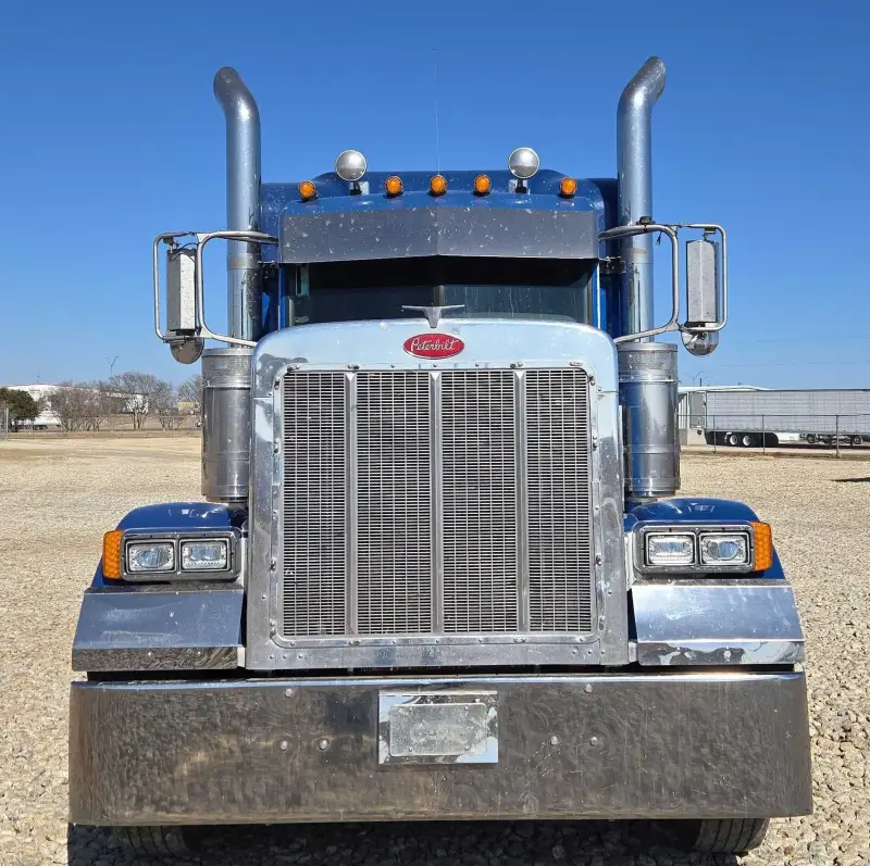2007 Peterbilt 379 photo 2