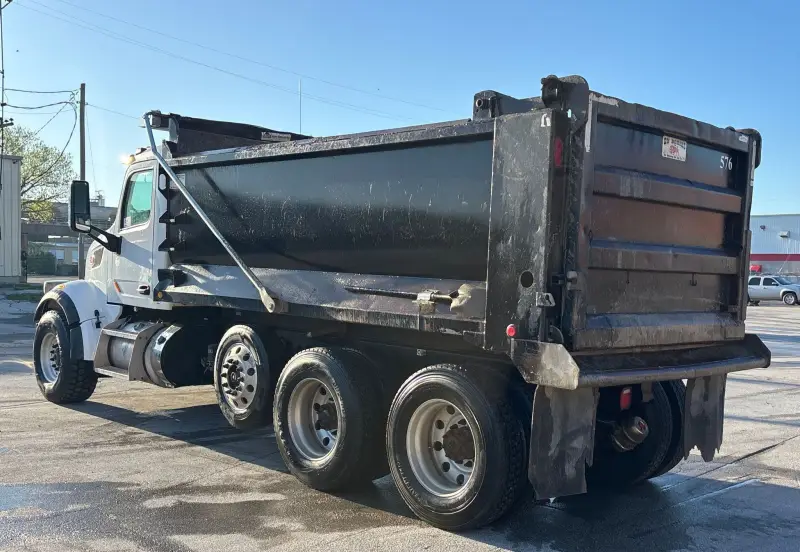 2017 Peterbilt 567 photo 7
