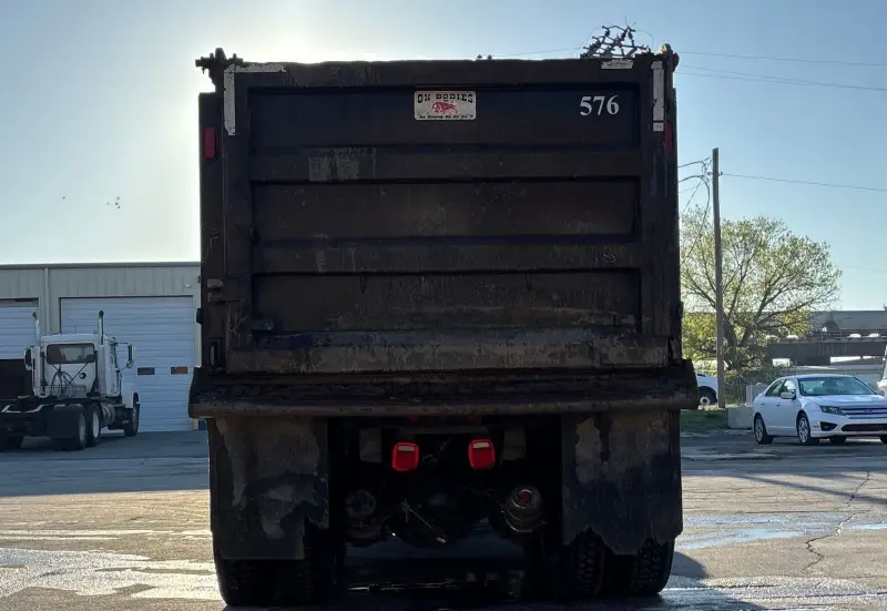2017 Peterbilt 567 photo 6
