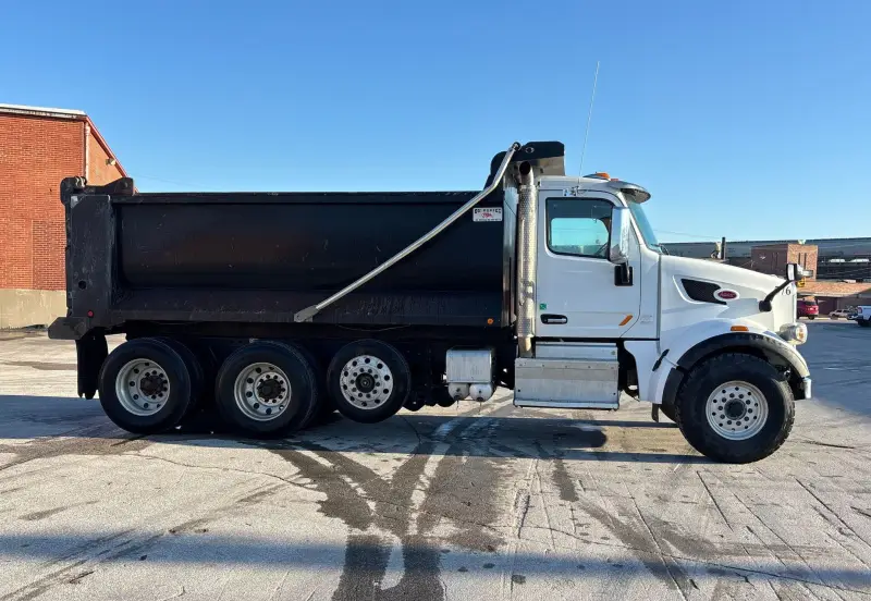 2017 Peterbilt 567 photo 4
