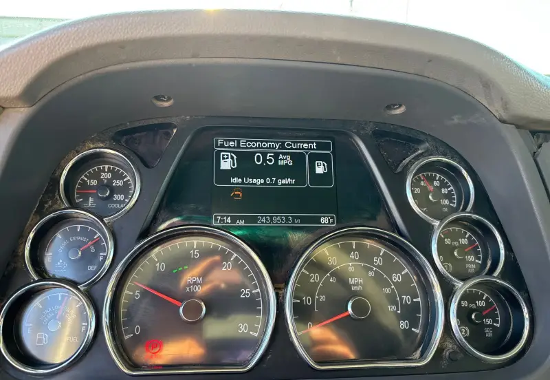 2017 Peterbilt 567 photo 45