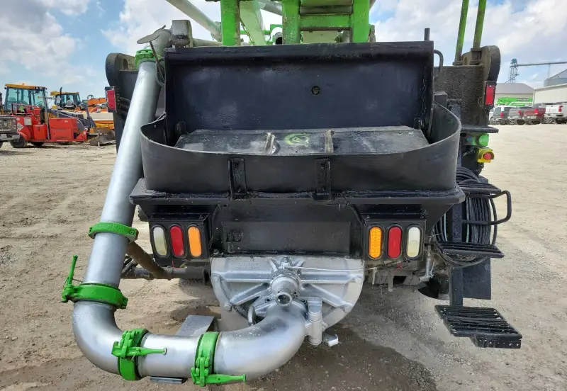 2007 Mack MR688S photo 25