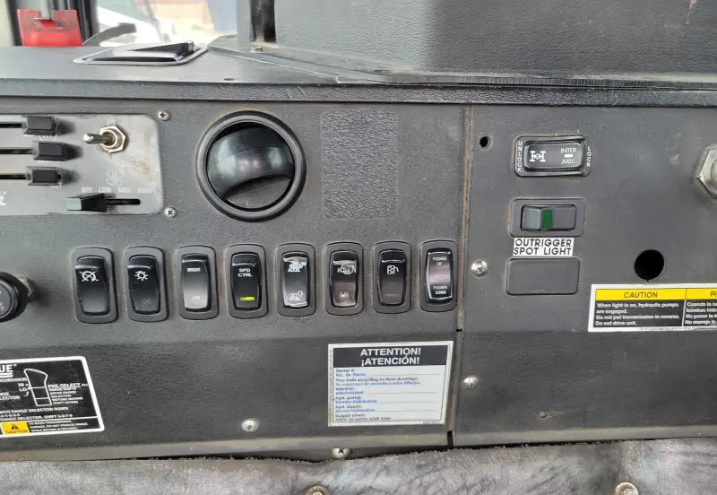 2007 Mack MR688S photo 55