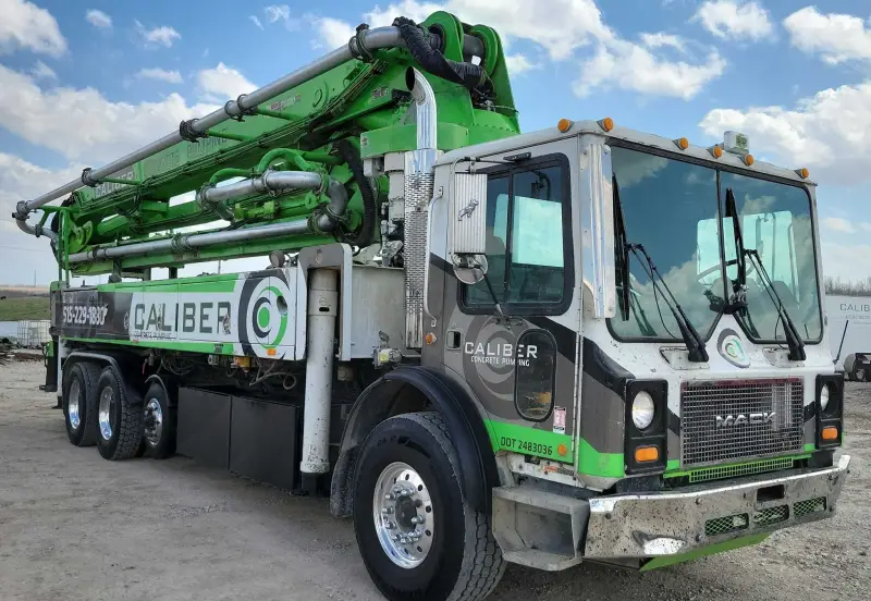2007 Mack MR688S photo 3